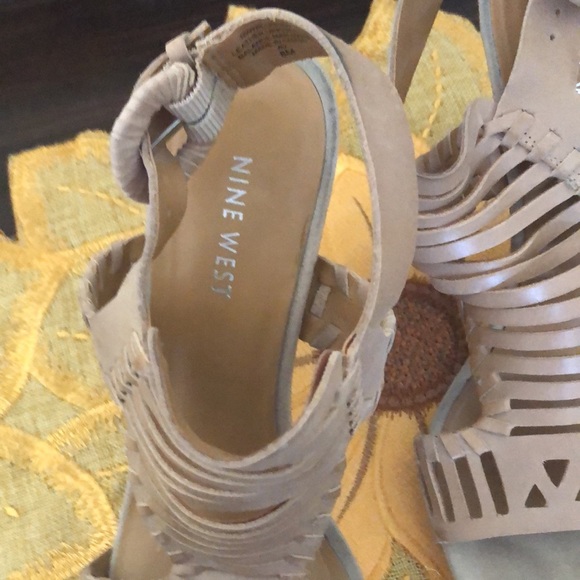 Nine West platform heels - Picture 3 of 5